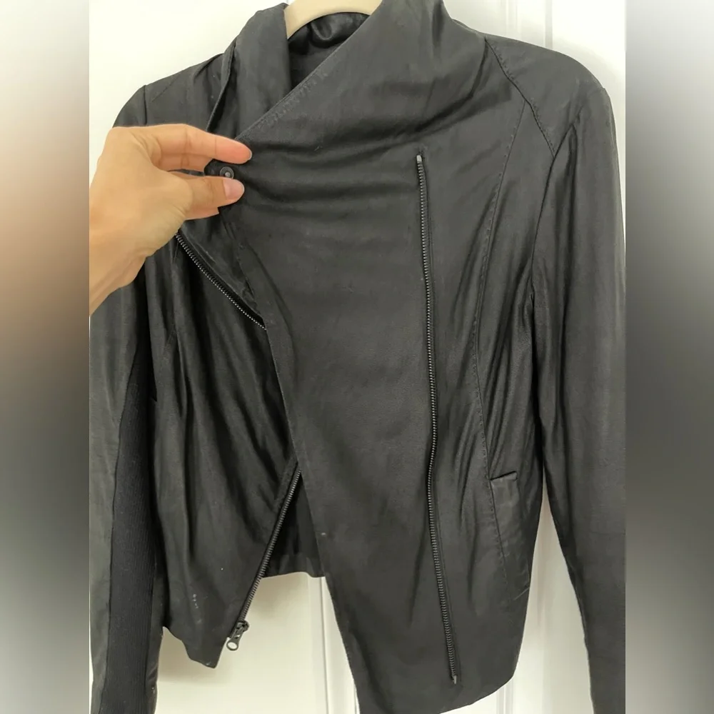 VINCE LAMBSKIN LEATHER WATERFALL DRAPE JACKET - Picture 3 of 8